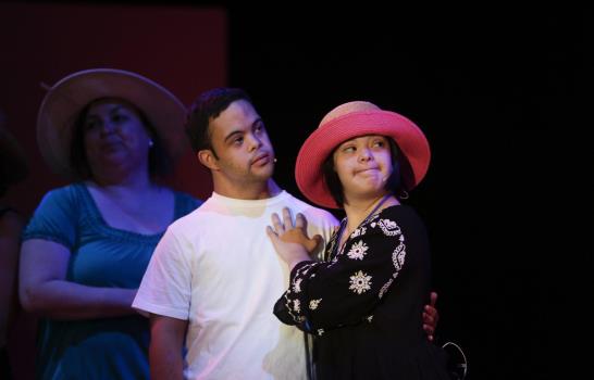 Música de Blades da vida a obra teatral inclusiva en Panamá 