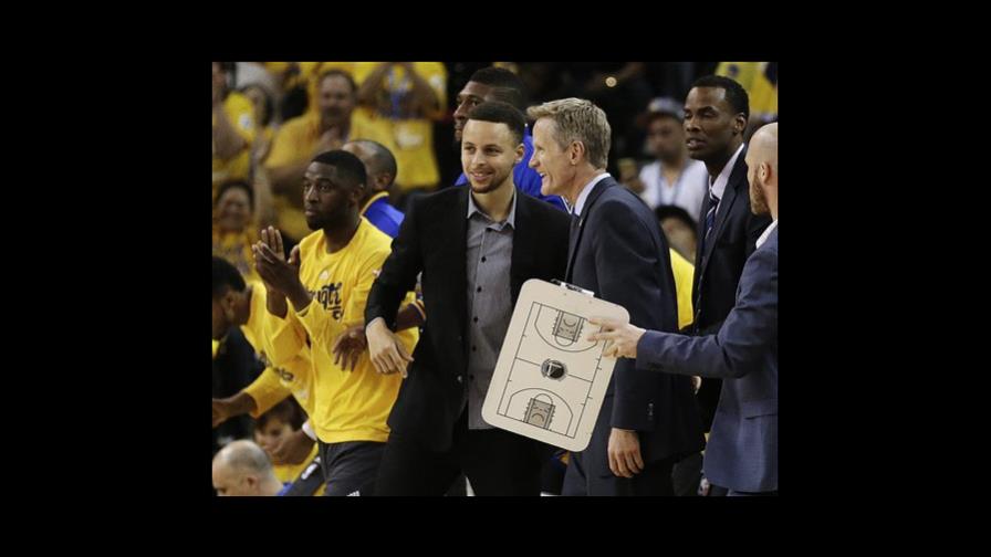 Curry no padece de daño estructural en el tobillo derecho 