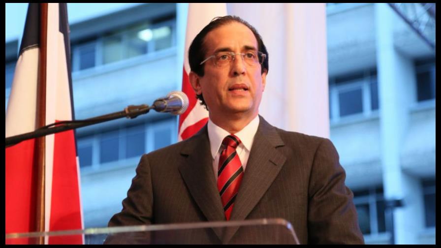 Montalvo se reunió con la comisión que investiga el caso de alfabetizados