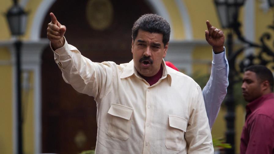 Maduro anuncia ofensiva contra adversarios que cierran filas para revocarlo