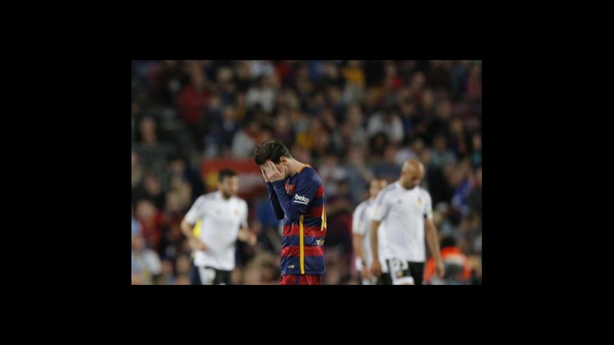 Funcionario gana apelación por filmar pasaporte de Messi 