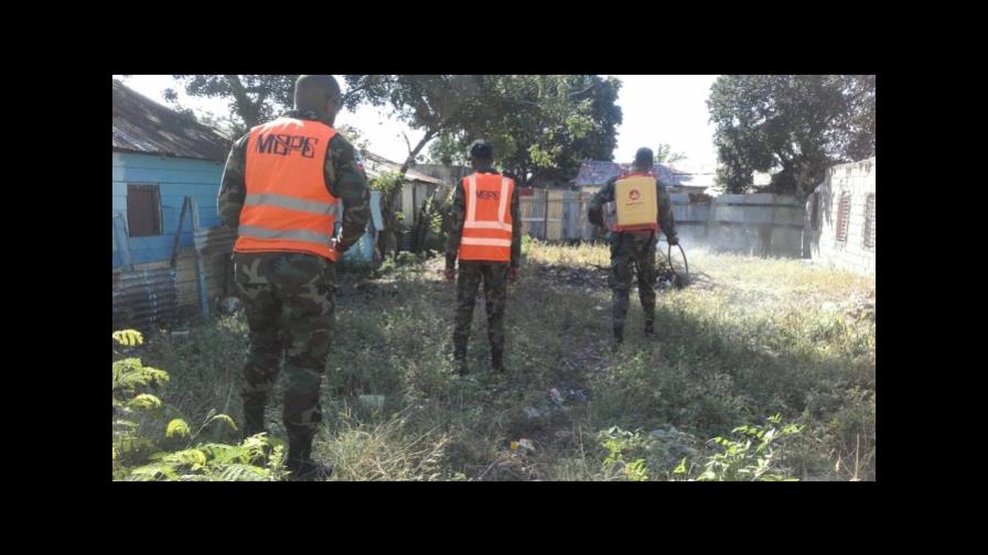 Obras Públicas realiza operativo médico y de saneamiento en Peravia