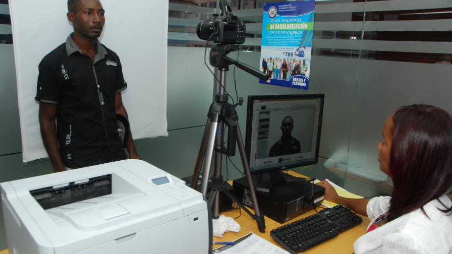 Plan Nacional de Regularización de Extranjeros necesita ser evaluado