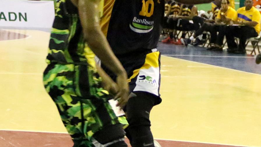 Mauricio Báez coloca la serie final 2-0 contra San Carlos