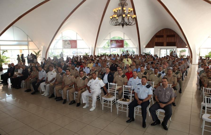 Llega a Ecuador la ayuda enviada por la República Dominicana