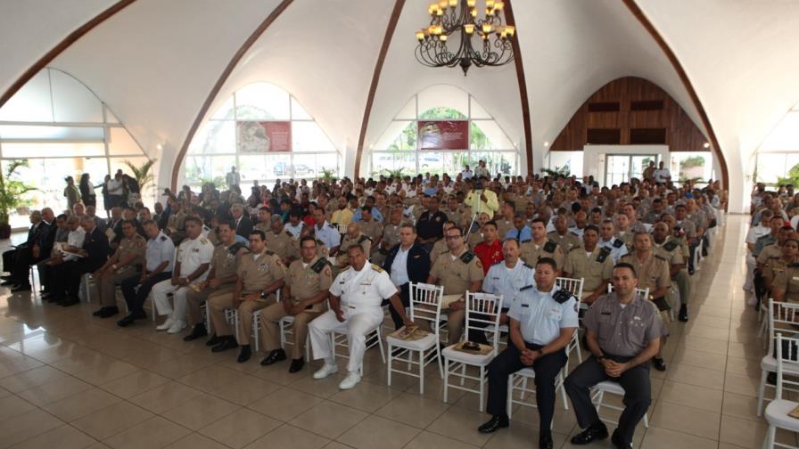 Llega a Ecuador la ayuda enviada por la República Dominicana