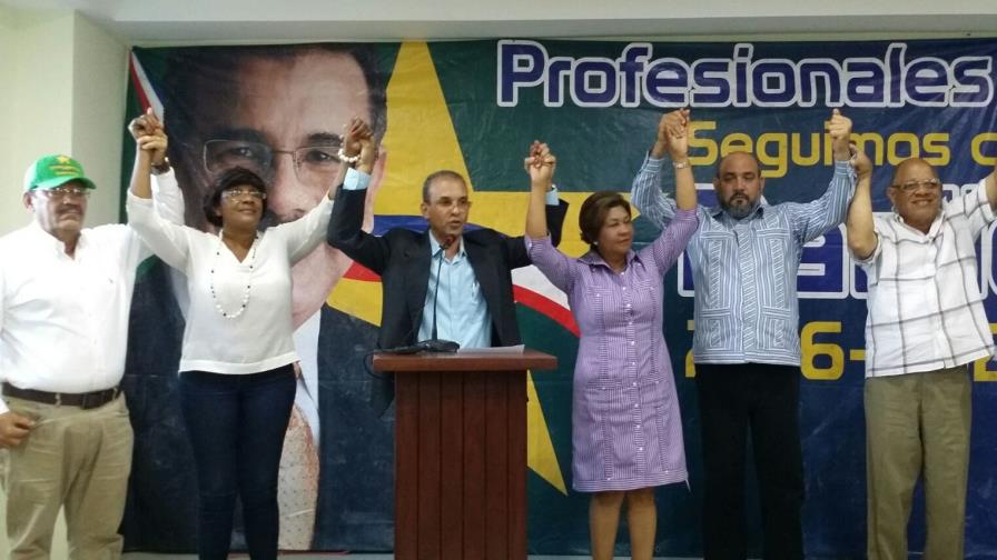 Profesionales Unidos Seguimos con Danilo juramenta movimiento, coordinadores y multiplicadores 