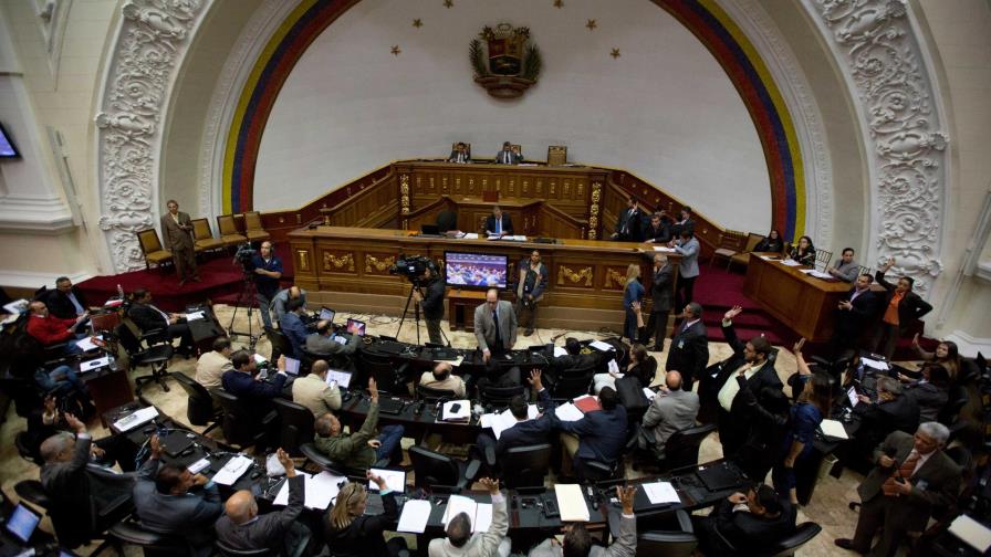 Congreso aprueba ley para impulsar referendo contra Maduro Congreso aprueba ley para impulsar referendo contra Maduro