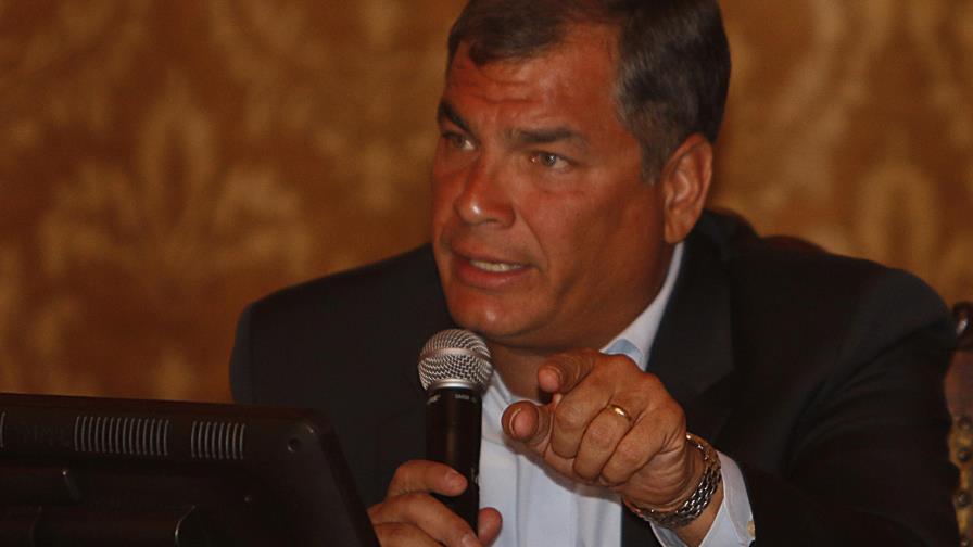 Correa anuncia aumento de impuestos para sufragar los costos del terremoto