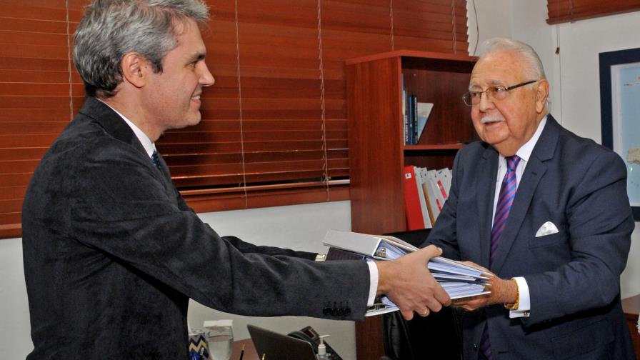 Falcondo entrega documentos exigidos por Energía y Minas para poder reiniciar sus operaciones