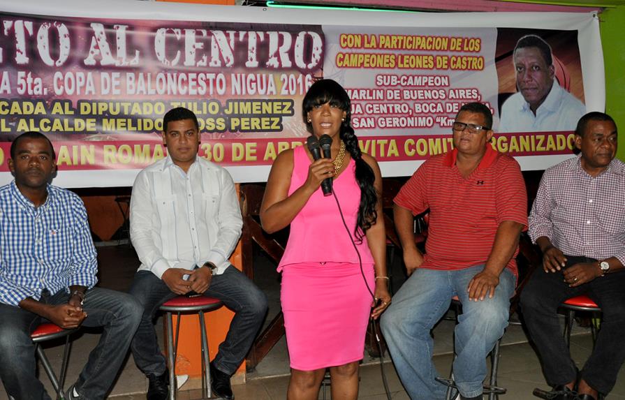 Baloncesto superior de Nigua dedicado al alcalde y al diputado del municipio