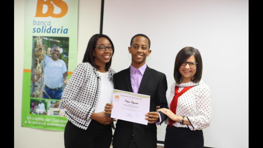 Banca Solidaria capacita a jóvenes huérfanos en microcrédito