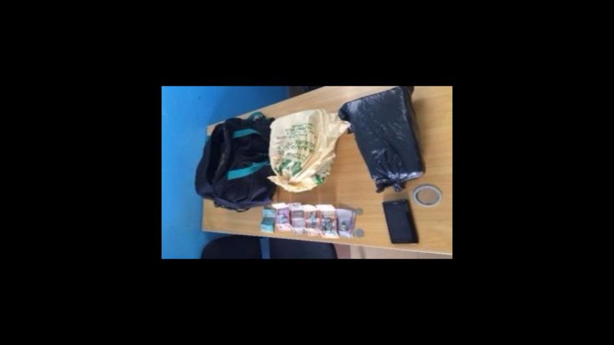 DICAN ocupa nueve libras y media de presunta marihuana a un hombre en Azua