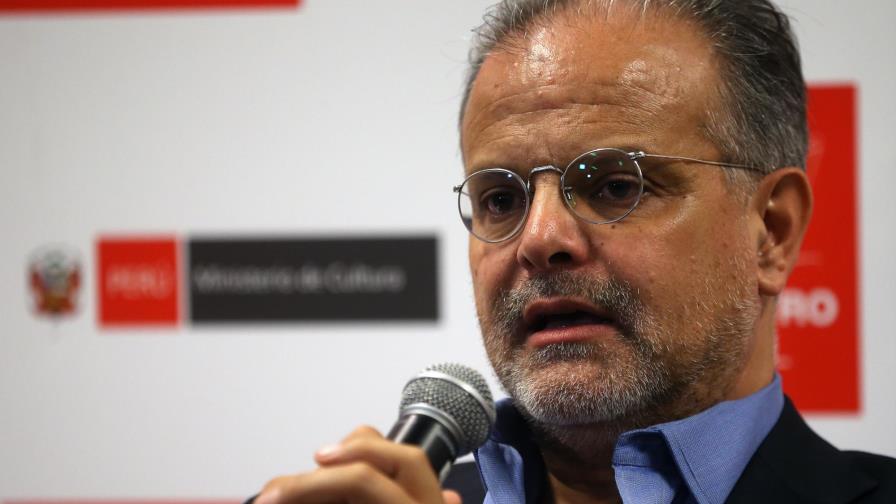 El chileno Carlos Franz gana el premio a mejor novela de Bienal Vargas Llosa