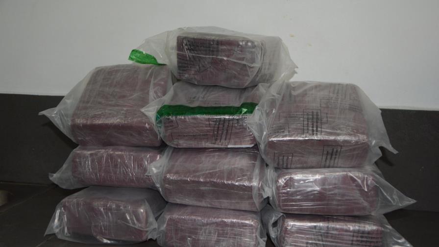 DNCD ocupa 95 libras de marihuana en autobús que salió de Jimaní