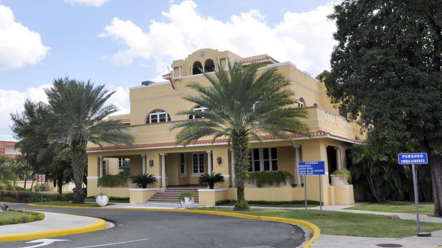 Cancillería informa son 43 los dominicanos detenidos en Lesbos; gestionan su retorno voluntario 