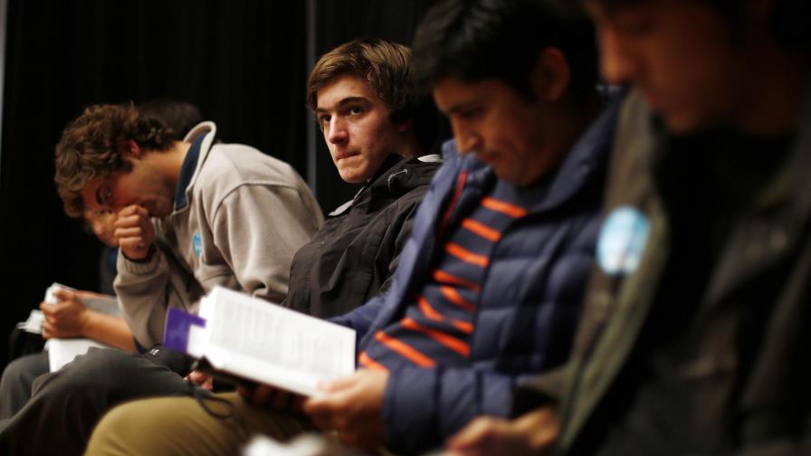 Chile conmemora la muerte de Cervantes con maratónica lectura de “El Quijote” Chile conmemora la muerte de Cervantes con maratónica lectura de “El Quijote”