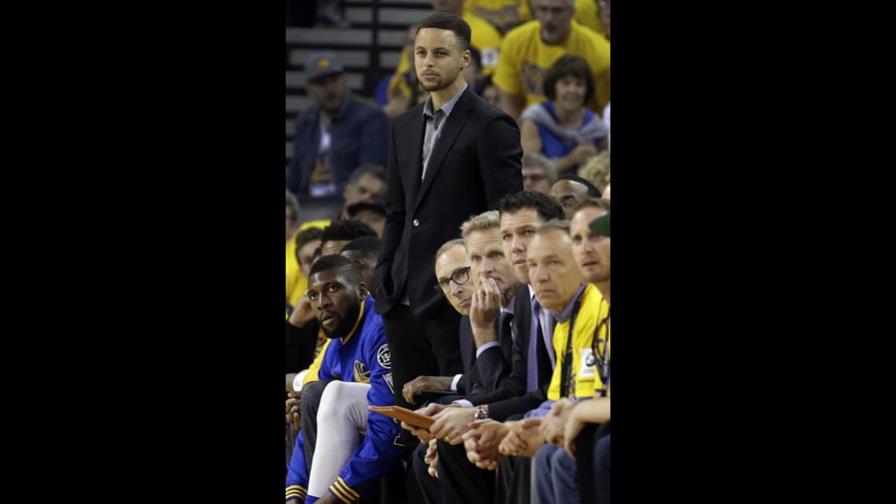 Curry afirma que debe volver para el cuarto partido frente a los  Rockets de Houston