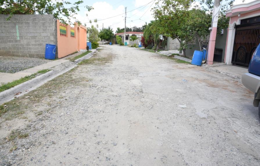 En Ciudad Satélite exigen que se cumpla con el asfaltado de calles
