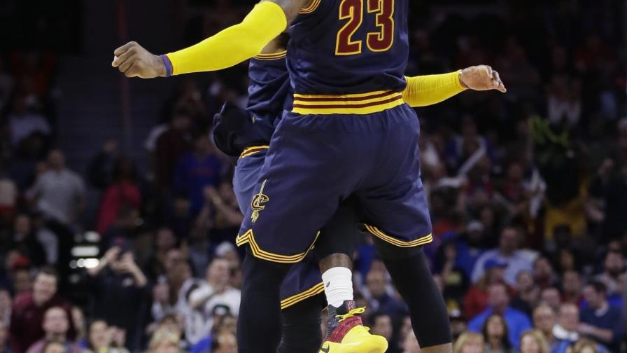 LeBron James pone a Cleveland a un paso de la segunda ronda LeBron James pone a Cleveland a un paso de la segunda ronda