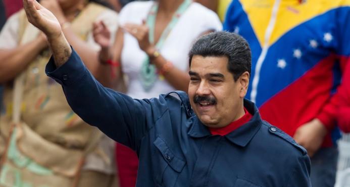 Maduro flexibiliza mercado cambiario para el sector turismo