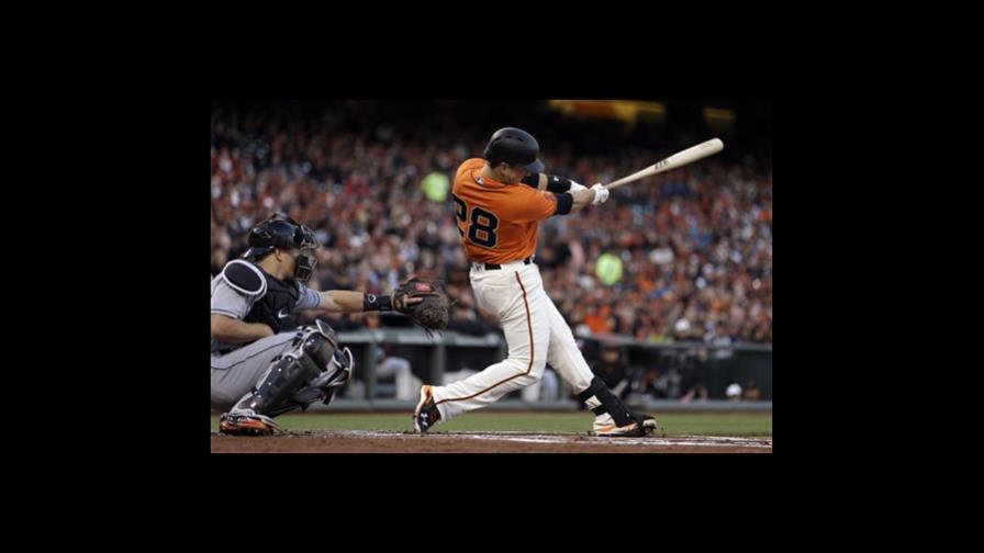 Samardzija hace de todo en triunfo de los Gigantes Samardzija hace de todo en triunfo de los Gigantes