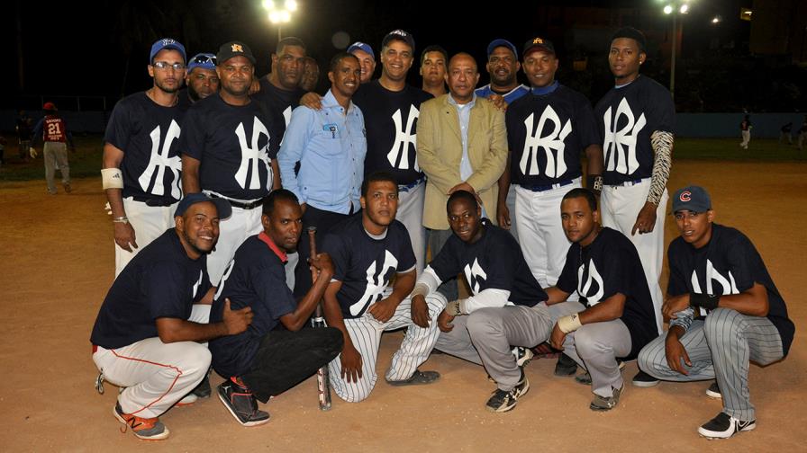 Rompe Huesos lideran torneo Clubes de las Américas de softbol