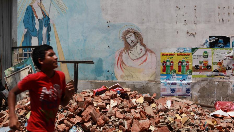 Ecuador sigue volcado a ayudar a afectados de terremoto que dejó 646 muertos