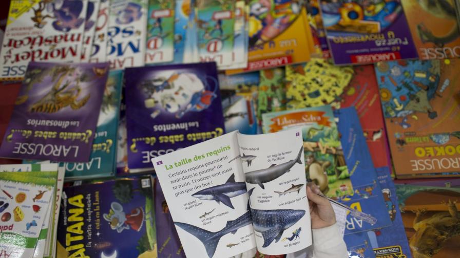 Libreros desafían la decadencia de la imprenta Libreros desafían la decadencia de la imprenta