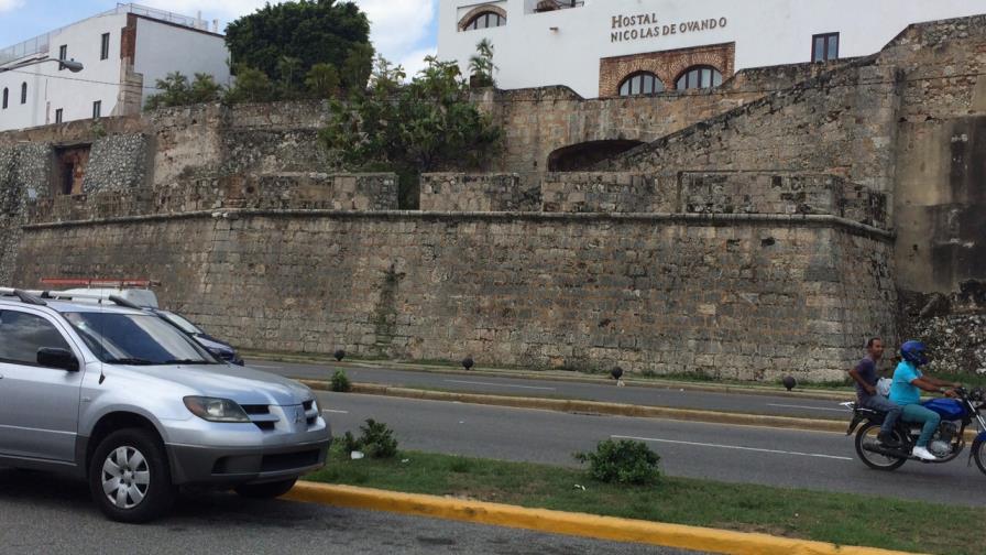 Los fuertes en la Avenida del Puerto