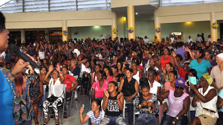 Cristina Lizardo: Danilo Medina es un presidente que trabaja por la familia dominicana