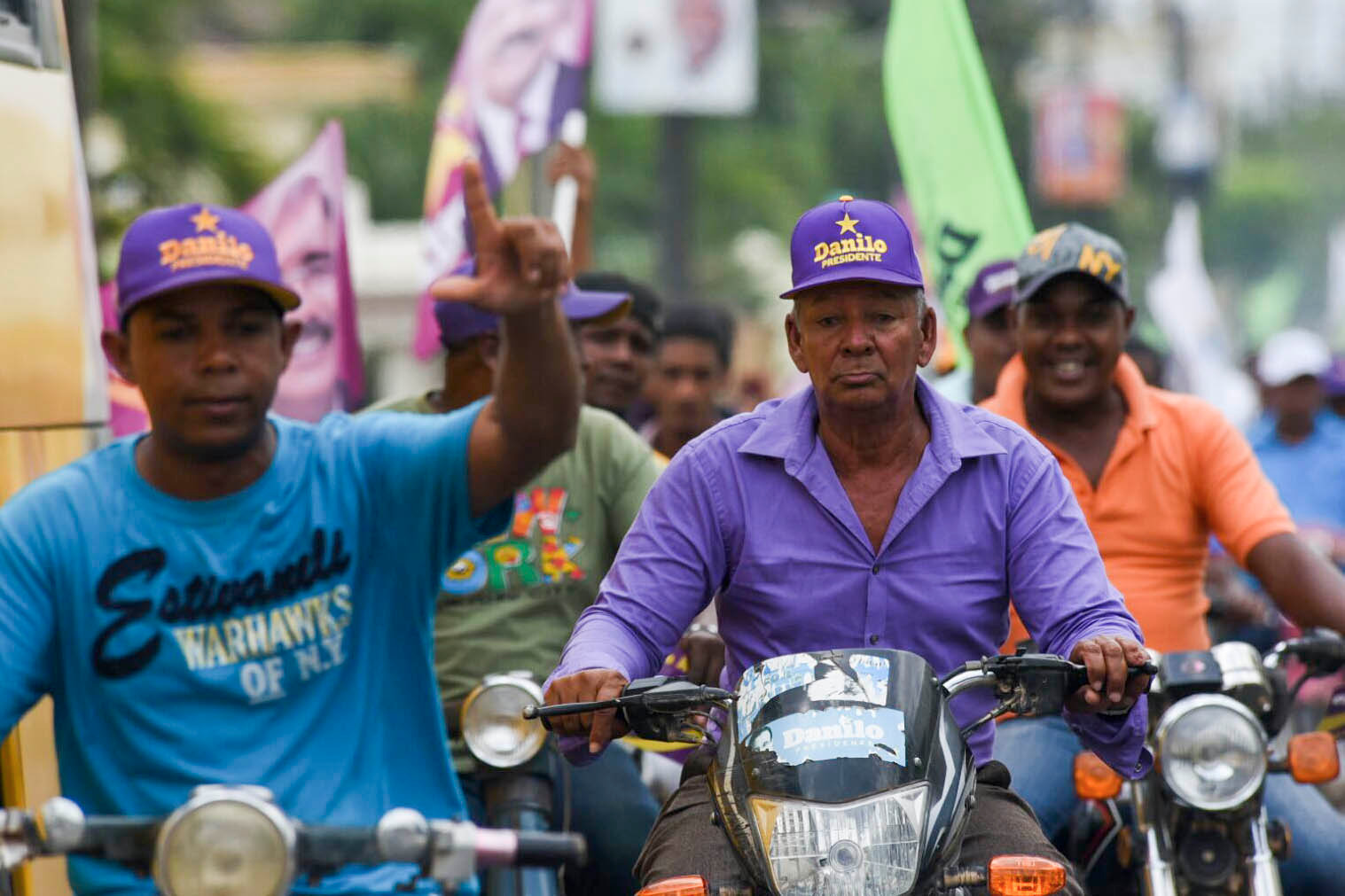 Motoristas apoyan el caravaneo del presidente Danilo Medina por la provincia Duarte.