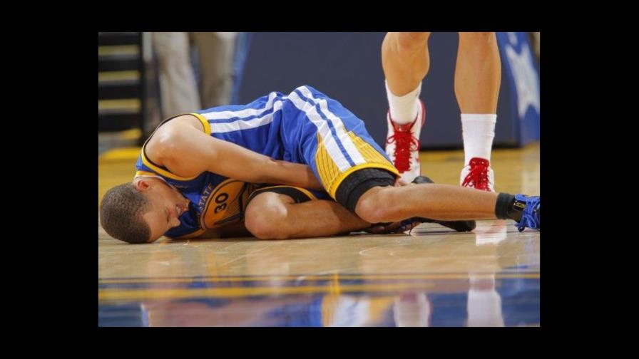 Se recrudece la lesión de Stephen Curry; abandona partido