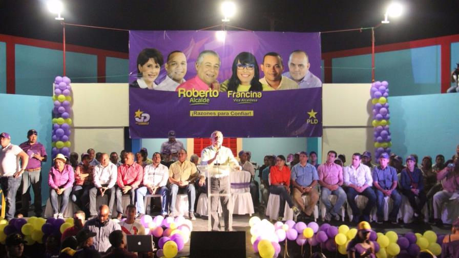 Movimiento Juventud con Danilo ofrece su apoyo a Roberto Salcedo Movimiento Juventud con Danilo ofrece su apoyo a Roberto Salcedo