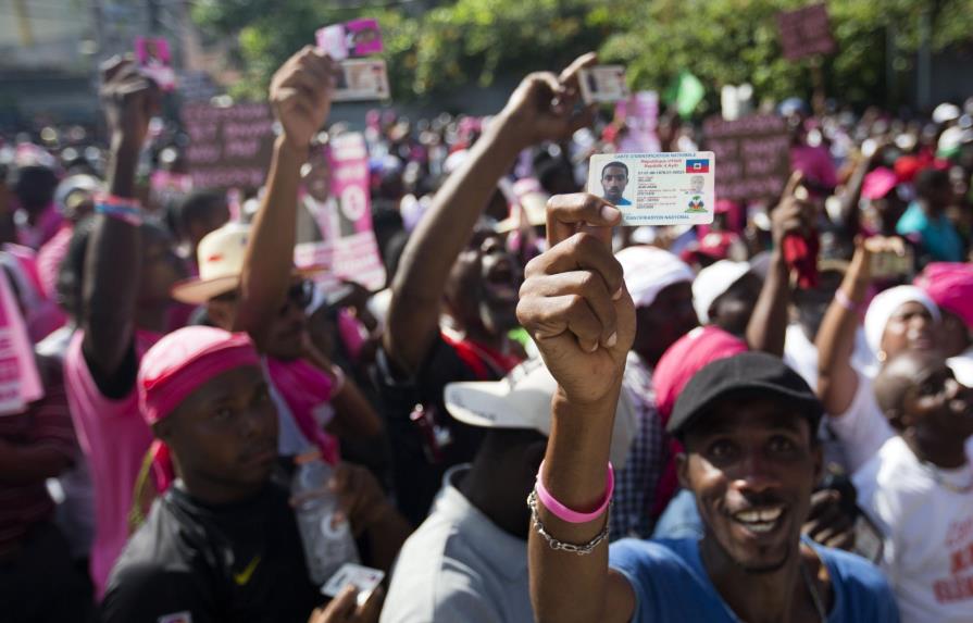 Manifestantes haitianos exigen que se realice una segunda vuelta