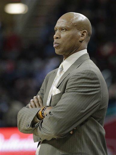 Byron Scott no volverá como entrenador de Lakers 
