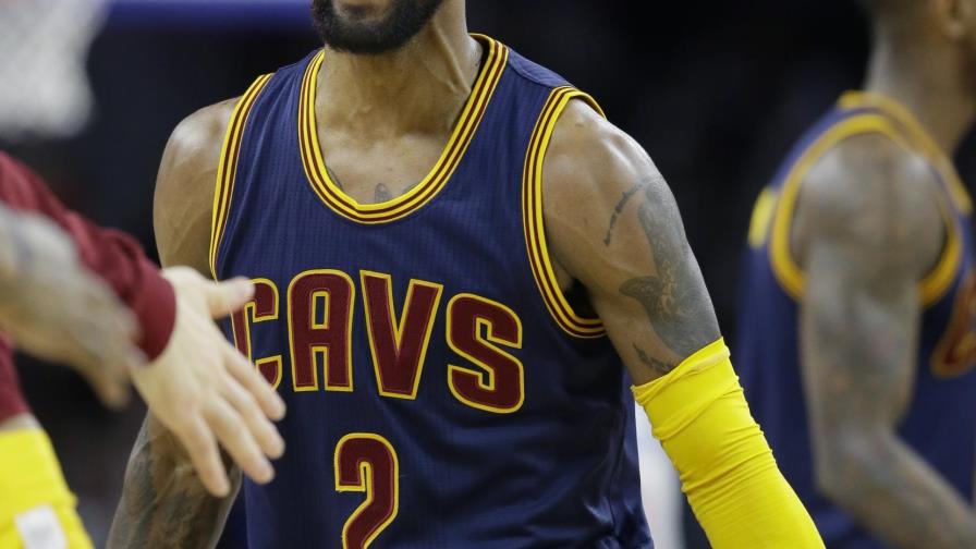Con 31 puntos de Kyrie Irving, Cavaliers barren a Pistons 
