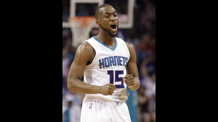 Los Hornets superan al Heat y empatan la serie de playoffs Los Hornets superan al Heat y empatan la serie de playoffs