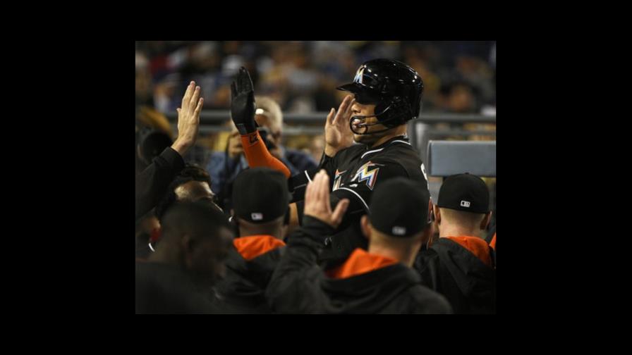  Giancarlo Stanton  lidera a Marlins ante Dodgers en vuelta de Mattingly 