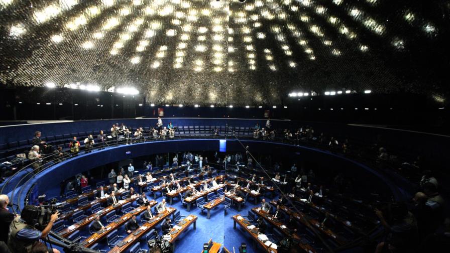 La oposición dirigirá la comisión que decidirá sobre el juicio a Rousseff La oposición dirigirá la comisión que decidirá sobre el juicio a Rousseff