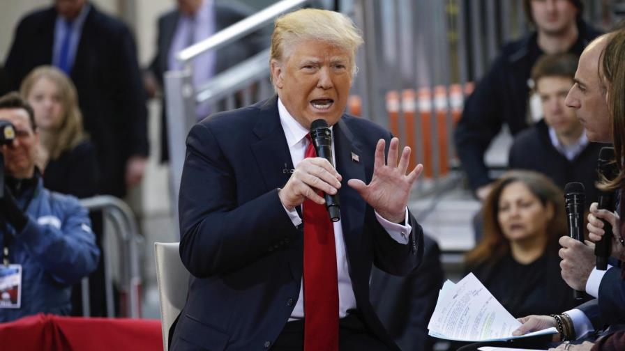 Trump arrasa y Clinton pisa fuerte en primarias en EE.UU.