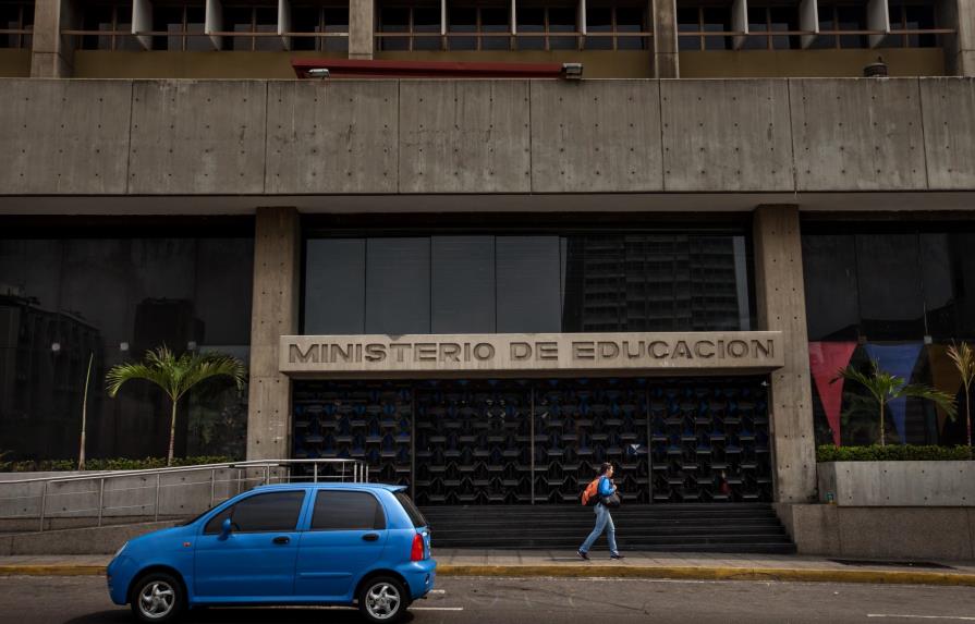 Sector público venezolano no trabajará miércoles jueves y viernes por sequía