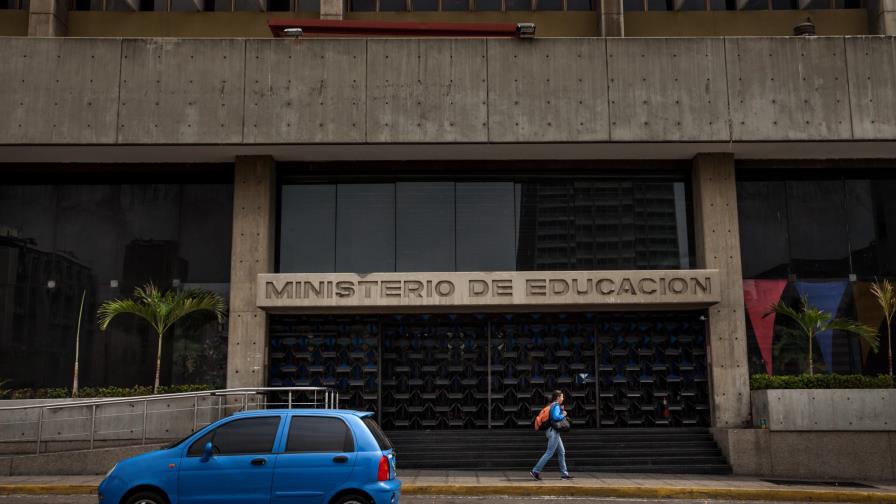 Sector público venezolano no trabajará miércoles jueves y viernes por sequía