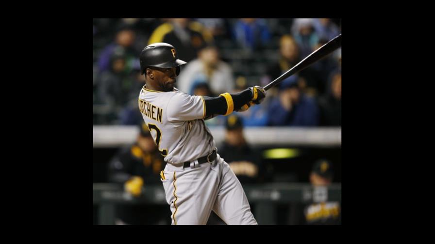 McCutchen consigue 3 jonrones en victoria de Piratas McCutchen consigue 3 jonrones en victoria de Piratas