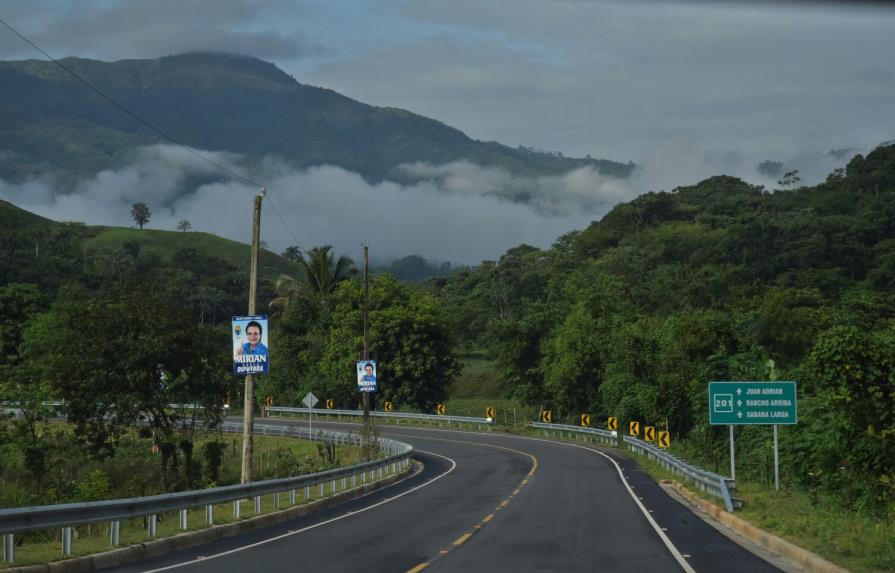 El presidente Medina inauguró ayer la carretera “Blas Olivo”