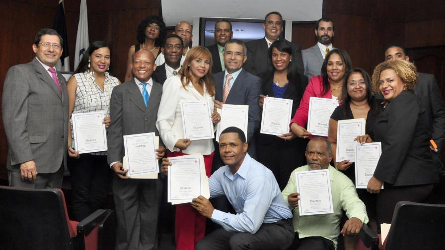 Comunicadores reciben capacitación en el programa “Educar para Integrar” 