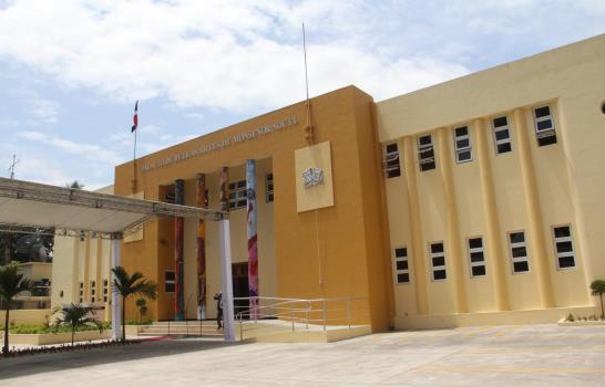 Medina deja inaugurado Palacio de Bellas Artes de Monseñor Nouel