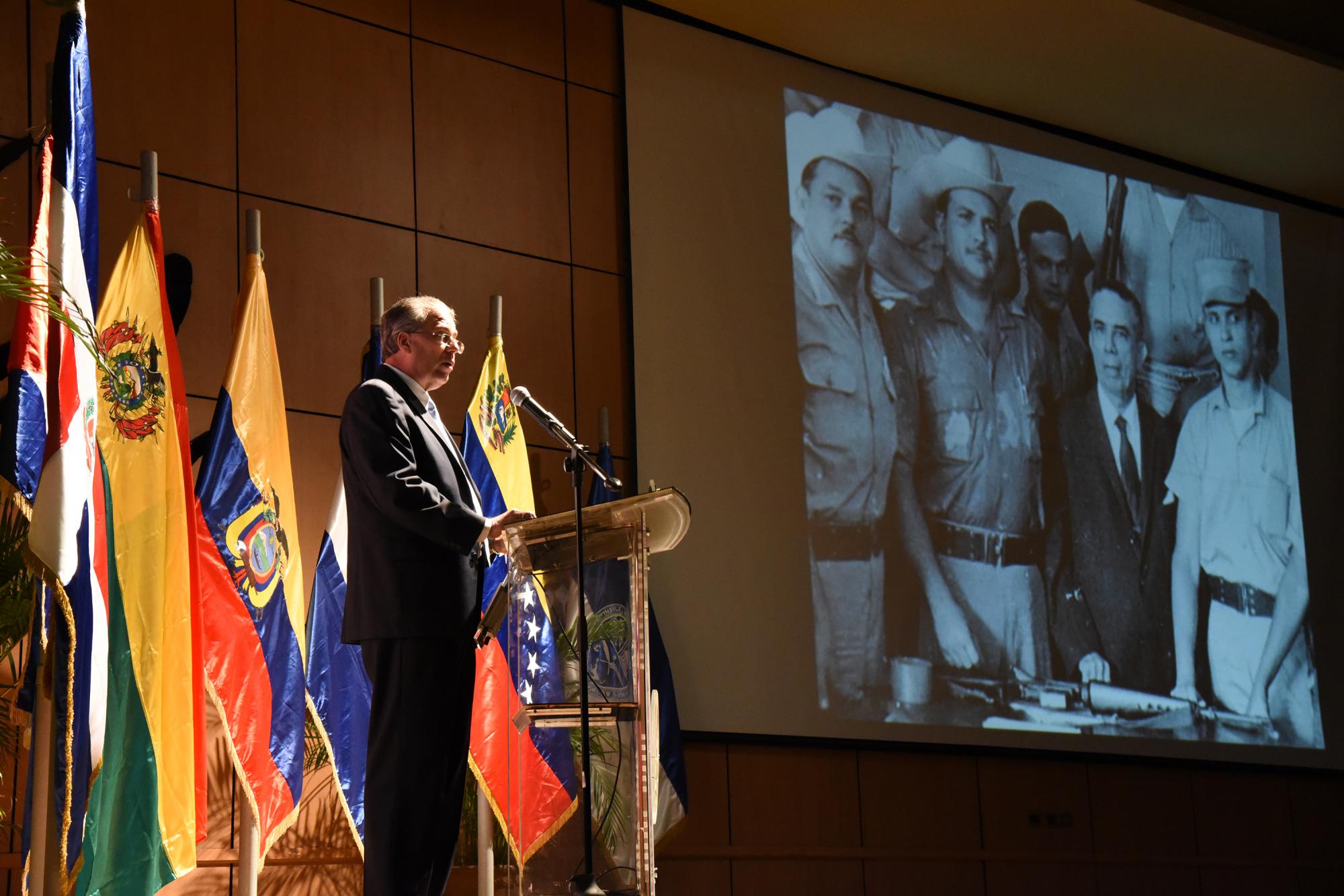 Embajador Carlos de la Nuez al ponderar las figuras de los exguerrilleros reconocidos por los países del Alba.