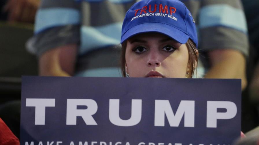 Trump acusa a Hillary de usar “carta de ser mujer” para posicionarse en elecciones