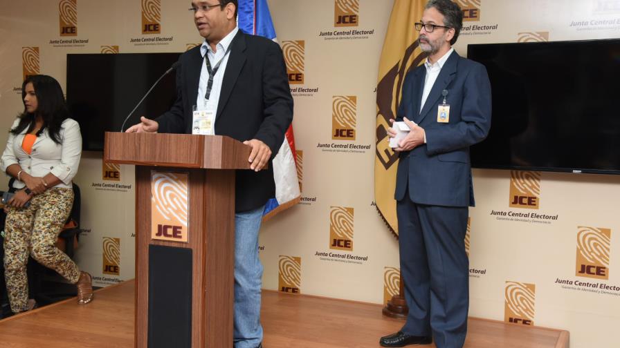 Partidos reciben banco de datos de elegibles para trabajar en las elecciones 